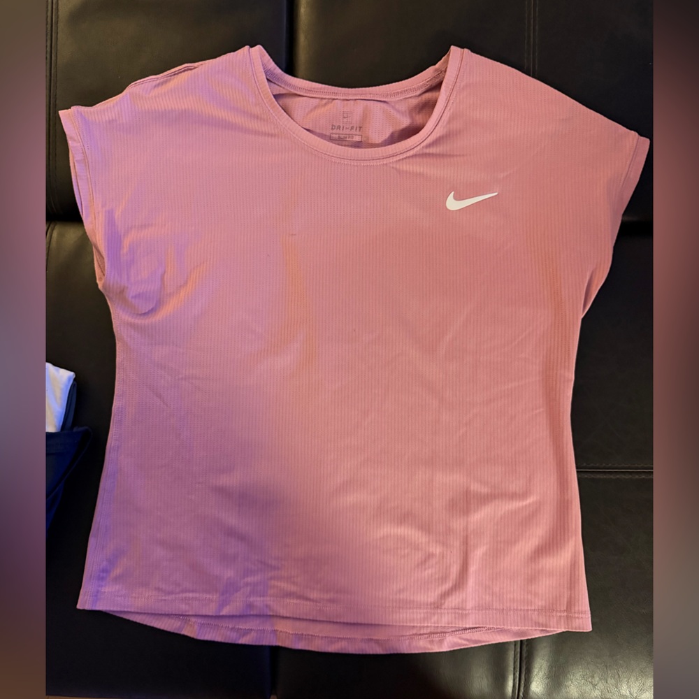 Nike Women's Light Purple Short Sleeve Tee
